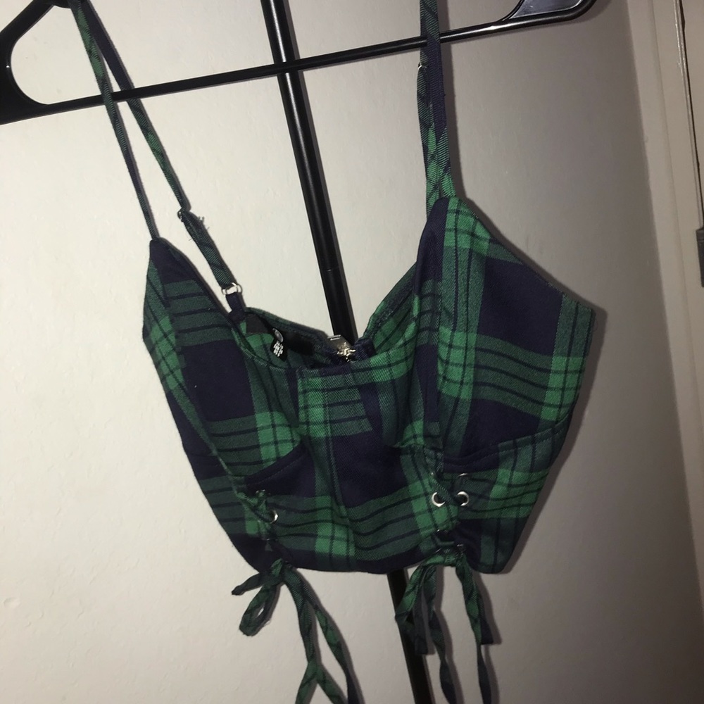 Green and navy plaid crop top